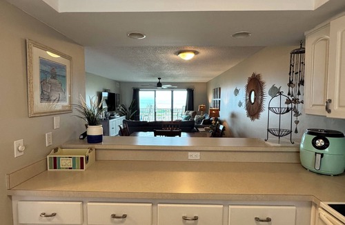 Breakers Condo | Oceanfront 2 bed/2 bath condo, top floor (3rd), fully equipped