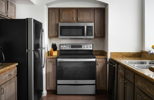 Palm Beach Shores Resort | Oceanfront 2BR Villa at Marriott’s Ocean Pointe – Full Kitchen, Balcony & Luxury