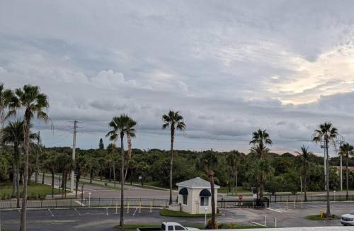 Cape Caneveral Beach Gardens Apartment | Oceanfront 2br2b, Ocean Views, Heated Pool, Spa