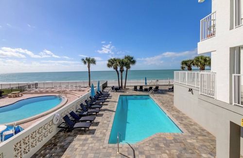 North Redington Beach Condo | OCEANFRONT 4b/3ba St. Pete/Clearwater. Heated Pool. Patio. Paddleboards