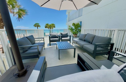North Redington Beach Condo | OCEANFRONT 4b/3ba St. Pete/Clearwater. Heated Pool. Patio. Paddleboards