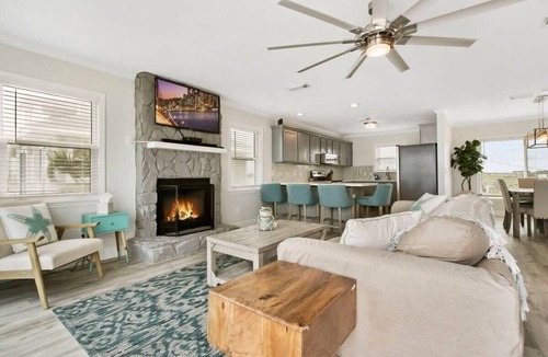 Vilano Beach House | Oceanfront, Blissful Sunrises, Beach Gear, BBQ