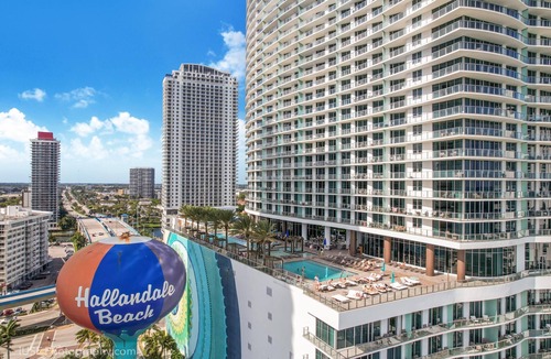 Hallandale Beach Condo | OCEANFRONT BUILDING; rooftop pool, 1 Bd condo with OCEAN VIEWS GUARANTEED