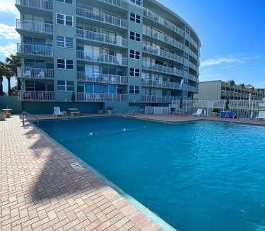 East Daytona Apartment | Oceanfront building with studio