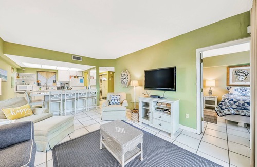 Jacksonville Beach Condo | Oceanfront Condo with Shared Pool, Ocean View, High-Speed WiFi, and Central AC!