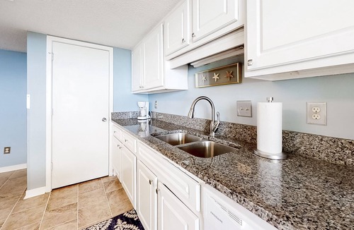 Fernandina Beach Condo | Oceanfront condo with large balcony, pool, central AC & views
