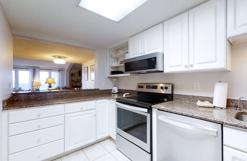 Fernandina Beach Condo | Oceanfront condo with breathtaking views, balcony, AC & outdoor pool