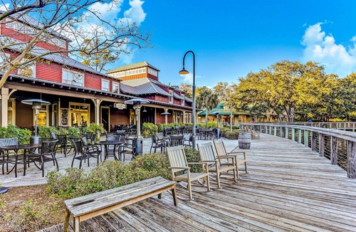 Fernandina Beach Condo | Oceanfront condo with spacious balcony, great views, AC & outdoor pool