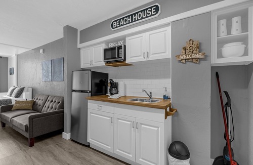 Bostwick Park Condo | Oceanfront Condo w/Private Balcony - Pools Open and Direct Beach Access
