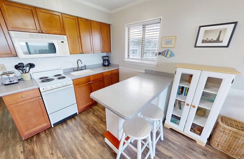 Tybee Island Condo | Oceanfront condo w. stunning views from the balcony + resort amenities.