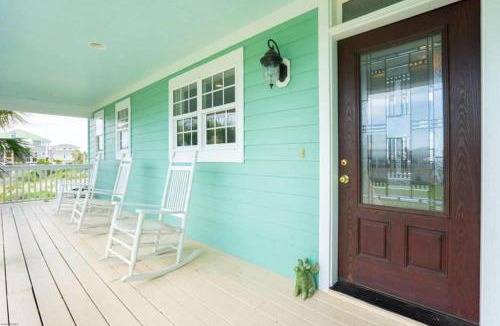 Beachwalk House | OCEANFRONT luxury 5 BR home in gated Harbor Island Community