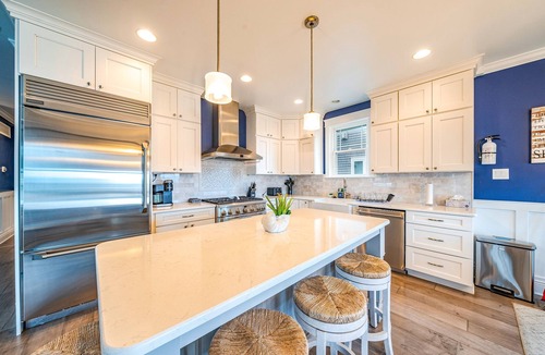 North End House | Oceanfront Luxury:5BR 4BA Home with Front Porch & Modern Comforts
