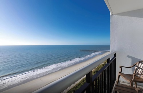 Downtown Myrtle Beach Hotel | Oceanfront Oasis | 3 Units | 5.0 mi to Hollywood Wax Museum