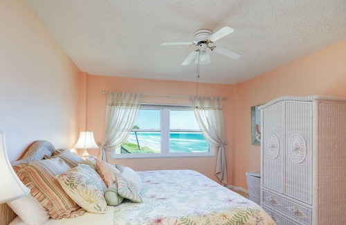 South Patrick Shores Condo | Oceanfront Oasis 2BR/2BA Condo Direct Oceanfront!