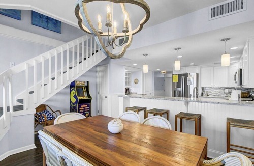 Isle of Palms Condo | Oceanfront Penthouse | 3 Decks & Spectacular Views | Shipwatch