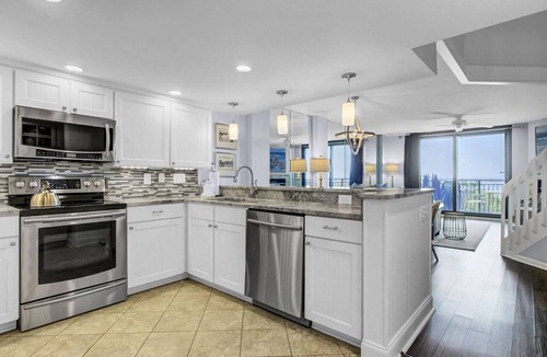 Isle of Palms Condo | Oceanfront Penthouse | 3 Decks & Spectacular Views | Shipwatch