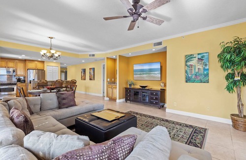 New Smyrna Beach Condo | ☀️Oceanfront-Pool+Hot Tub-3BR-Atlantic Villas 601☀️
