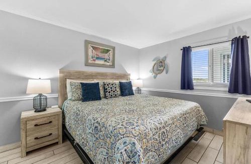Garden City House | OCEANFRONT Resort - Hot Tub, Heated Pool, Large Balcony - 507