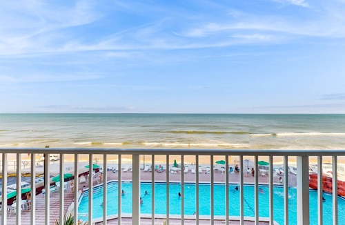Lenox Park Apartment | Oceanfront studio near golf with beach access, pool, hot tub & fitness room