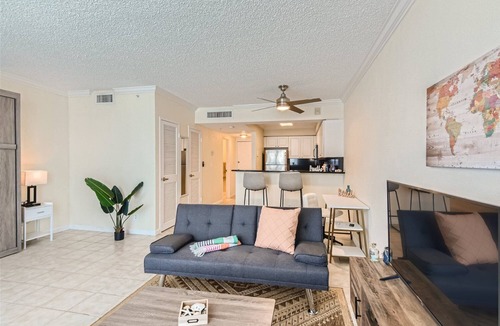 Hollywood South Central Beach Apartment | Oceanfront Studio w/Balcony. Wake Up to the Waves!