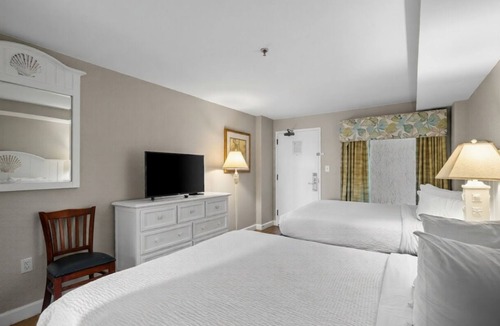 Myrtle Beach Hotel | Oceanfront Suite | Private Balcony | Myrtle Beach Views
