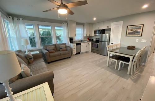 Surfside Beach House | Oceanfront TOES in The SAND Surfside Beach 2br/1ba FREE WiFi