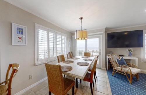 Amelia City House | Oceanfront townhome with lovely ocean view, pool, fast WiFi & W/D