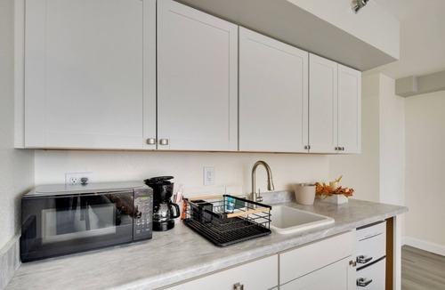 Daytona Beach Apartment | Oceanfront Studio Amazing Beach Views Pool