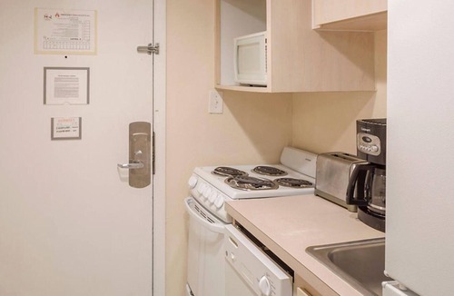 Daytona Beach Shores Resort | Oceanfront Studio Escape at Dolphin Beach Club – Direct Beach Access & Balcony