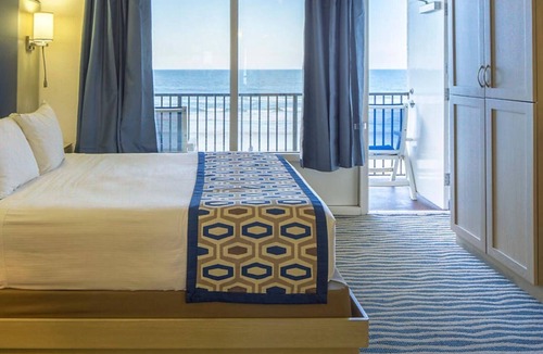 Daytona Beach Shores Resort | Oceanfront Studio Escape at Dolphin Beach Club – Direct Beach Access & Balcony
