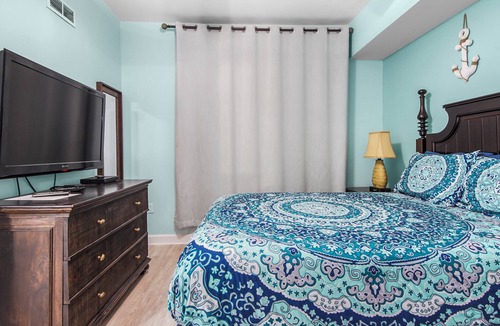 Panama City Beach Resort | Oceanfront with Amazing Views.Pet friendly 2 bed+ hall alcove.16th fl. sleeps 8