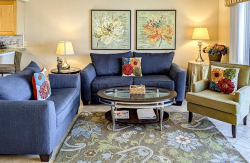 Independence Square Apartment | Oceanside 305