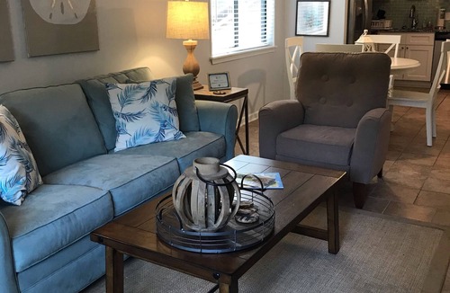 Folly Field Villa | Oceanside Resort- 5 Min Walk to Beach-2 Bed 2 Bath-Beach Chairs&Wagon-1st Floor