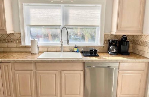 Jacksonville House | Oceanview 2 bed house with multiple outdoor decks