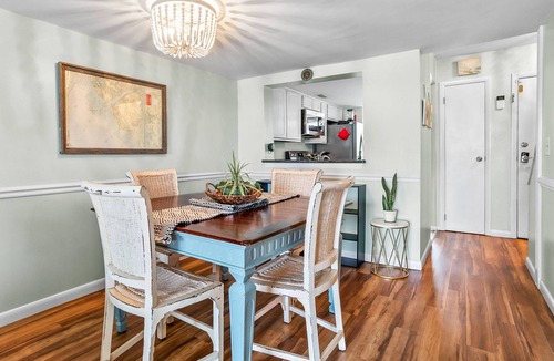 Oceanmarsh Subdivision Condo | Oceanview 2-Bedroom Condo on Harbor Island: Deck, Pool, Beach Access & Park Pass!