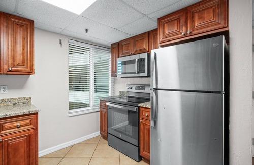 Ormond Shores Condo | Oceanview 2BR Condo by Beach Access