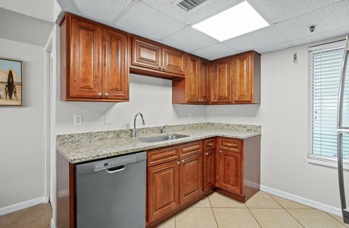 Ormond Shores Condo | Oceanview 2BR Condo by Beach Access