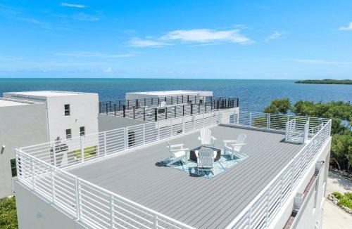 Monroe County House | Oceanview Escape Key Largo Pool, Hot Tub and Private Deck