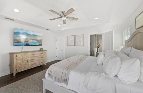 Jacksonville Beach House | Oceanwalk 2: Luxury townhouse just STEPS to beach!