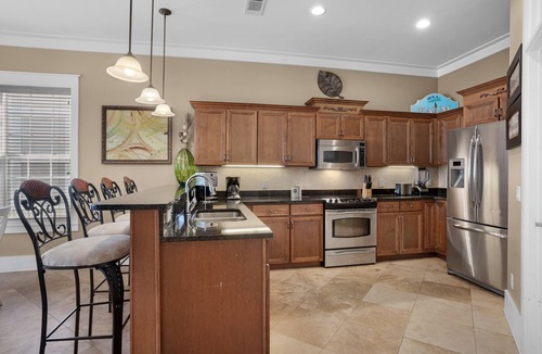 Emerald Waters Village House | Oct Dates Open! Free Beach SRVC= 2 Chairs/Umbrella! Private Beach! Fall Sale!