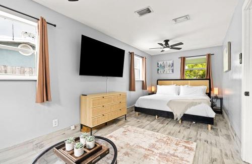 Jupiter House | October Special! Limited-time Discount Book Now!