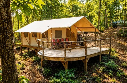 Lenoir RV Rental | Off-Grid Glamping Retreat | 180 Private Acres