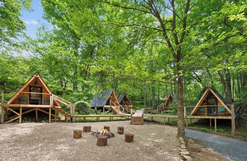 Hartford Cabin | Off-Grid Mini A-Frame in Hartford, TN- Cabin R