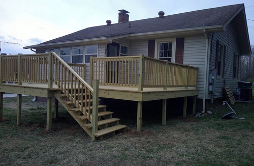 Jonesville Cottage | Off the Trail, but still on Track.nCharming 2-bedroom cottage is waiting for you