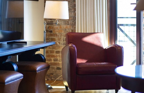 Brunswick Apartment | Oglethorpe Loft - Charming and warm