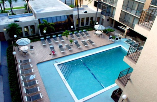 Sunny Isles Beach Condo | OH WOW! 5 minutes from the beach with free parking.!