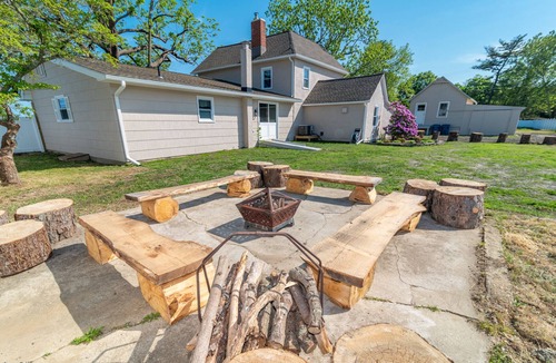Egg Harbor City House | Old Charm Farmhouse for Nature Lovers, 20 miles form OC