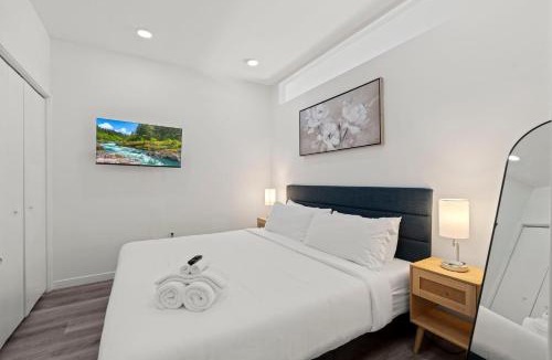 Poplar Apartment | Old City Philadelphia Apt 1BR King-Gym Parking