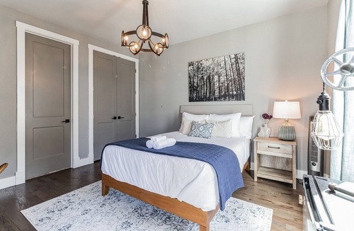 Lakewood House | Old Hickory Rooftop Oasis – Modern 3 BDR w/ River Views! 20 Min to Downtown