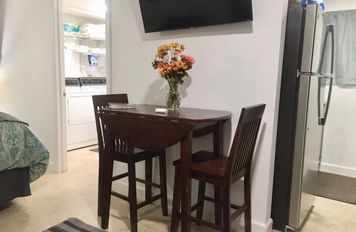Old Northwood Historic District Apartment | Old Northwood Cabana